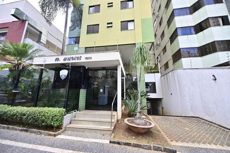 Apartamento para alugar com 67m², 2 quartos e 1 vagaFachada