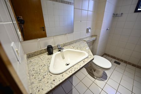 Apartamento para alugar com 67m², 2 quartos e 1 vagaBanheiro Social