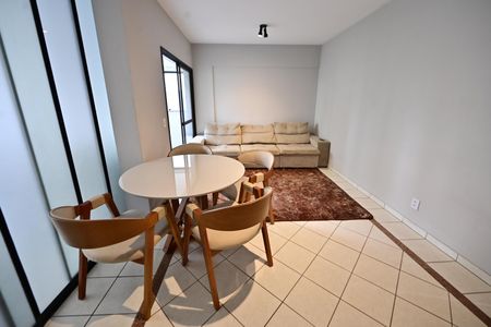 Apartamento para alugar com 67m², 2 quartos e 1 vagaSala