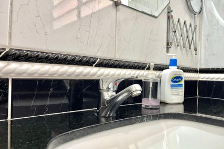 Casa à venda com 281m², 3 quartos e 3 vagas Casa à venda com 281m², 3 quartos e 3 vagasBanheiro da Suíte