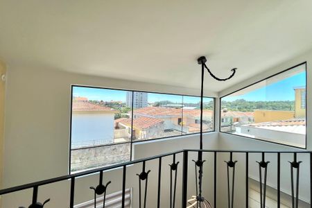 Casa à venda com 281m², 3 quartos e 3 vagas Casa à venda com 281m², 3 quartos e 3 vagasSala de TV