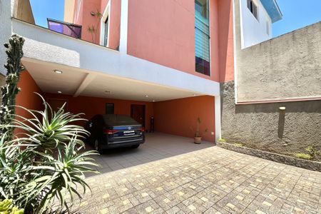 Casa à venda com 281m², 3 quartos e 3 vagas Casa à venda com 281m², 3 quartos e 3 vagasGaragem