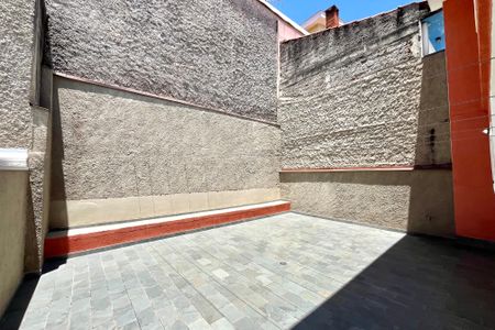 Casa à venda com 281m², 3 quartos e 3 vagas Casa à venda com 281m², 3 quartos e 3 vagasQuintal