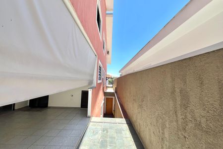 Casa à venda com 281m², 3 quartos e 3 vagas Casa à venda com 281m², 3 quartos e 3 vagasÁrea externa