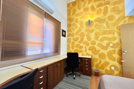 Casa à venda com 281m², 3 quartos e 3 vagas Casa à venda com 281m², 3 quartos e 3 vagasQuarto 3