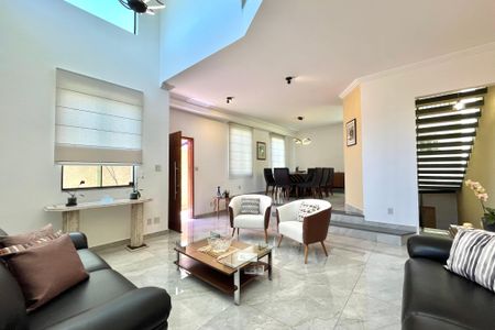 Casa à venda com 281m², 3 quartos e 3 vagas Casa à venda com 281m², 3 quartos e 3 vagasSala de Estar