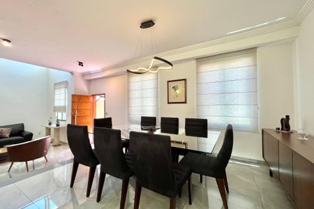 Casa à venda com 281m², 3 quartos e 3 vagas Casa à venda com 281m², 3 quartos e 3 vagasSala de Jantar