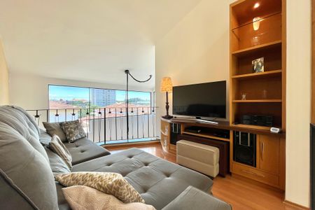 Casa à venda com 281m², 3 quartos e 3 vagas Casa à venda com 281m², 3 quartos e 3 vagasSala de TV