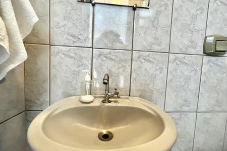 Casa à venda com 281m², 3 quartos e 3 vagas Casa à venda com 281m², 3 quartos e 3 vagasLavabo área externa