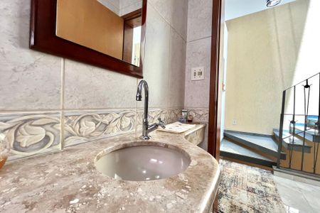 Casa à venda com 281m², 3 quartos e 3 vagas Casa à venda com 281m², 3 quartos e 3 vagasLavabo