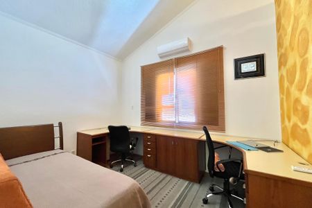 Casa à venda com 281m², 3 quartos e 3 vagas Casa à venda com 281m², 3 quartos e 3 vagasQuarto 3