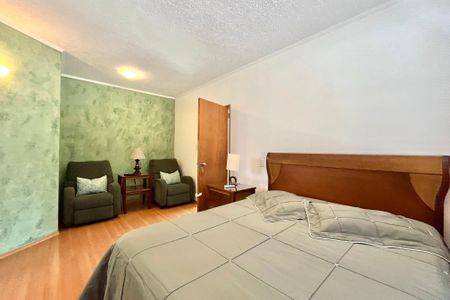 Casa à venda com 281m², 3 quartos e 3 vagas Casa à venda com 281m², 3 quartos e 3 vagasSuite