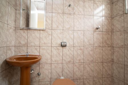 Casa para alugar com 183m², 2 quartos e 2 vagas Casa para alugar com 183m², 2 quartos e 2 vagasBanheiro