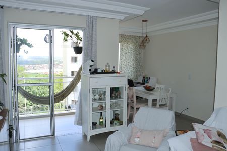 Sala de apartamento para alugar com 2 quartos, 64m² em Jardim Monte Santo, Cotia