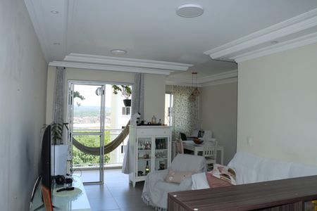 Sala de apartamento para alugar com 2 quartos, 64m² em Jardim Monte Santo, Cotia