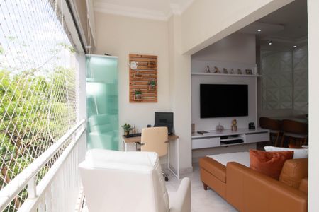 Apartamento à venda com 64m², 2 quartos e 1 vaga Apartamento à venda com 64m², 2 quartos e 1 vagaVaranda da sala