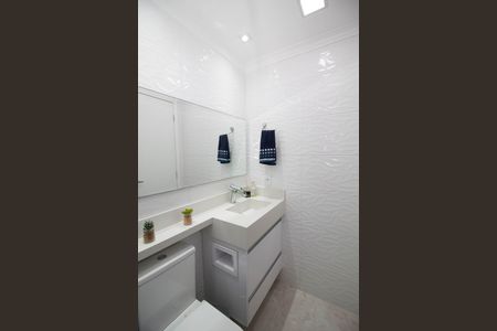 Apartamento à venda com 64m², 2 quartos e 1 vaga Apartamento à venda com 64m², 2 quartos e 1 vagaBanheiro Social