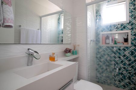 Apartamento à venda com 64m², 2 quartos e 1 vaga Apartamento à venda com 64m², 2 quartos e 1 vagaBanheiro da Suíte