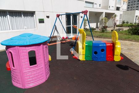 Apartamento à venda com 64m², 2 quartos e 1 vaga Apartamento à venda com 64m², 2 quartos e 1 vagaÁrea comum - Playground