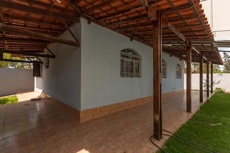 Casa para alugar com 298m², 3 quartos e 2 vagasEntrada