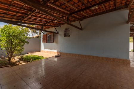 Casa para alugar com 298m², 3 quartos e 2 vagasEntrada - Garagem