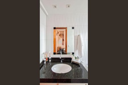 Apartamento à venda com 82m², 3 quartos e 2 vagasBanheiro da Suíte