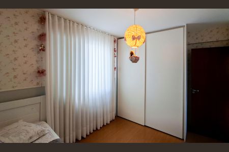 Apartamento à venda com 82m², 3 quartos e 2 vagasQuarto