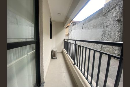 Apartamento à venda com 32m², 1 quarto e sem vaga Apartamento à venda com 32m², 1 quarto e sem vagaVaranda