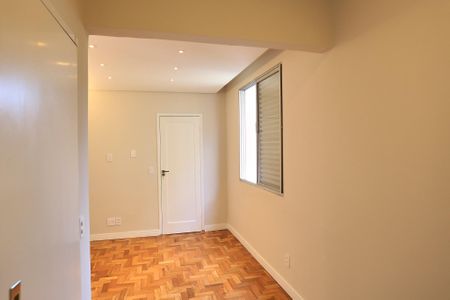 Suíte de apartamento à venda com 3 quartos, 90m² em Santo Antônio, Belo Horizonte