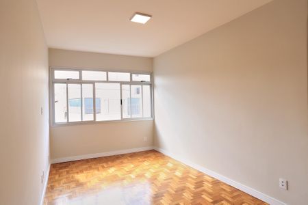 Sala de apartamento à venda com 3 quartos, 90m² em Santo Antônio, Belo Horizonte