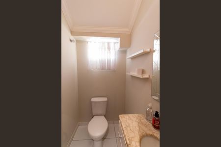 Casa à venda com 242m², 4 quartos e 4 vagas Casa à venda com 242m², 4 quartos e 4 vagasLavabo