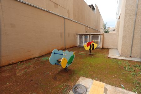 Apartamento à venda com 37m², 2 quartos e sem vagaÁrea comum - Playground