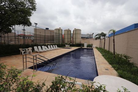 Apartamento à venda com 37m², 2 quartos e sem vagaÁrea comum - Piscina