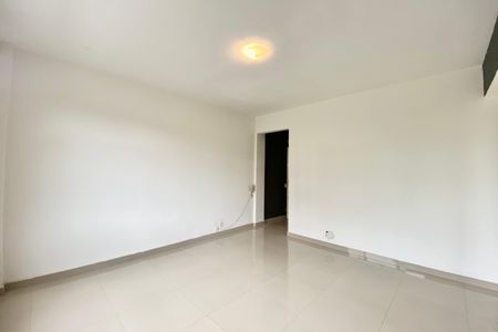 Apartamento para alugar com 75m², 2 quartos e 1 vagaSala