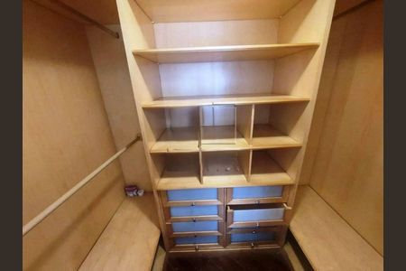 Apartamento à venda com 95m², 3 quartos e 2 vagasCloset