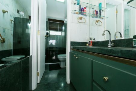 Apartamento para alugar com 413m², 5 quartos e 2 vagasBANHEIRO3