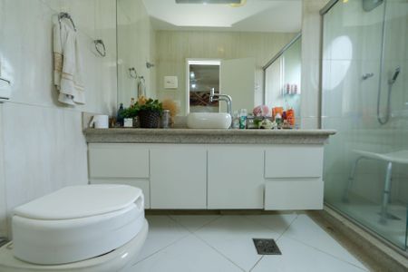 Apartamento para alugar com 413m², 5 quartos e 2 vagasBANHEIRO2