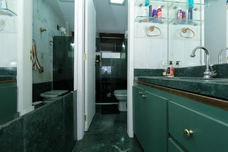 Apartamento para alugar com 413m², 5 quartos e 2 vagasBANHEIRO3