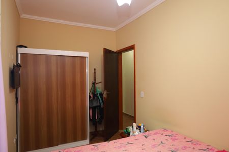 Casa à venda com 125m², 3 quartos e 2 vagasQuarto 2