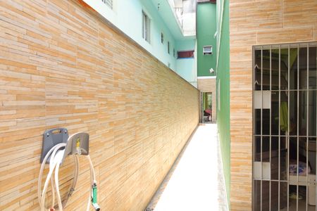 Casa à venda com 125m², 3 quartos e 2 vagasCorredor externo