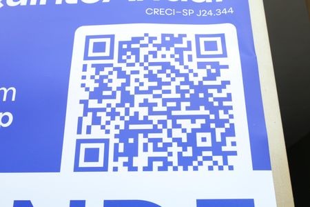 Casa à venda com 125m², 3 quartos e 2 vagasPlaca instalada no portão do imóvel - Código VGEF-688