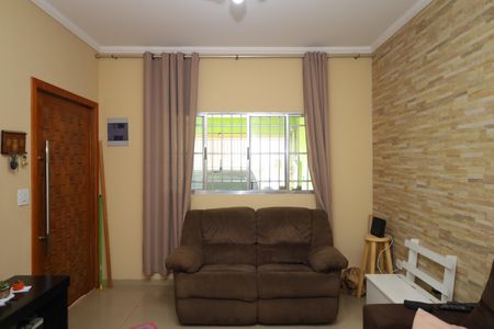 Casa à venda com 125m², 3 quartos e 2 vagasSala