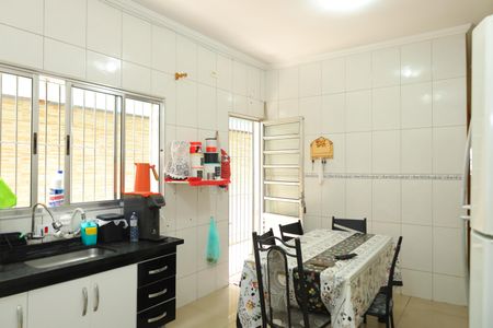 Casa à venda com 125m², 3 quartos e 2 vagasCozinha