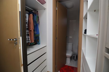 Apartamento para alugar com 35m², 2 quartos e 1 vaga Apartamento para alugar com 35m², 2 quartos e 1 vagaCloset Suíte 1