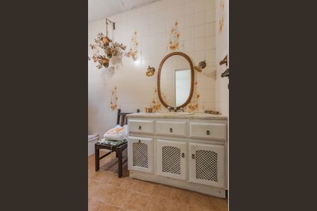 Casa à venda com 136m², 3 quartos e 1 vagaBanheiro