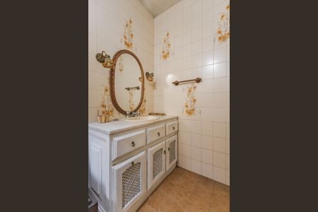 Casa à venda com 136m², 3 quartos e 1 vagaBanheiro