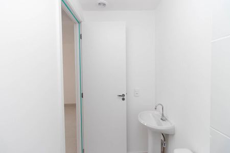 Apartamento para alugar com 32m², 2 quartos e sem vaga Apartamento para alugar com 32m², 2 quartos e sem vagaBanheiro
