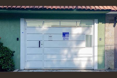 Casa à venda com 130m², 3 quartos e 1 vaga Casa à venda com 130m², 3 quartos e 1 vagaFachada