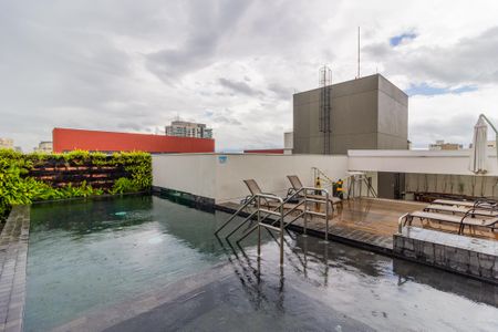 Apartamento à venda com 65m², 1 quarto e 2 vagas Apartamento à venda com 65m², 1 quarto e 2 vagasÁrea comum - Piscina