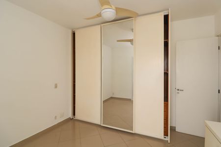 Apartamento para alugar com 62m², 2 quartos e 2 vagas Apartamento para alugar com 62m², 2 quartos e 2 vagasQuarto 2